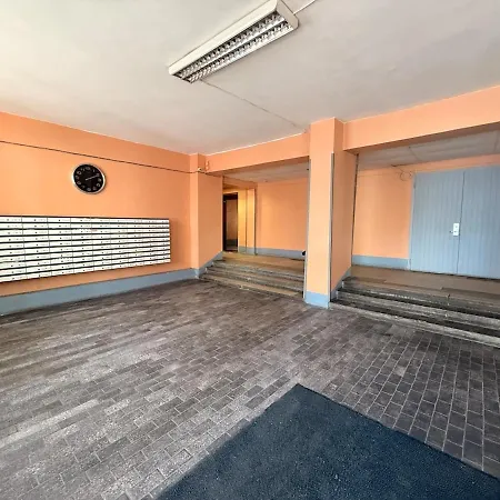 Near Airport, Free Parking Lejlighed